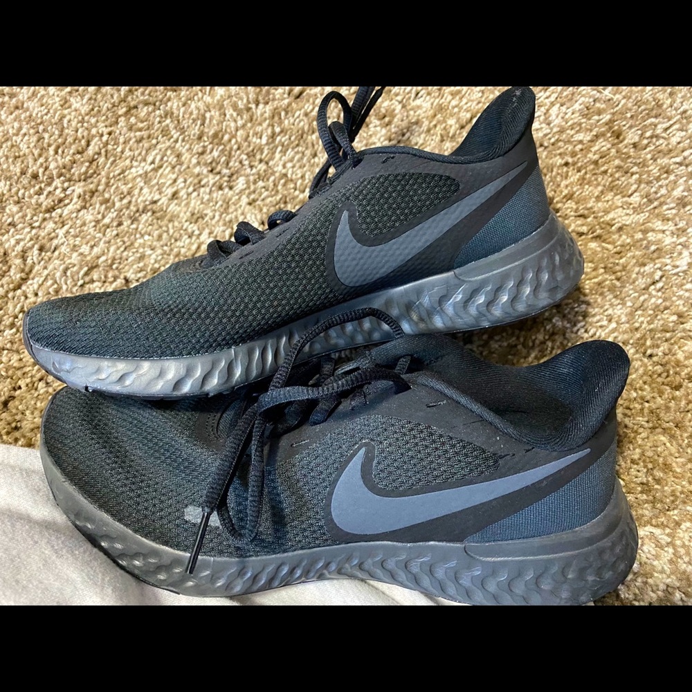 Women’s Nike reflective running shoes